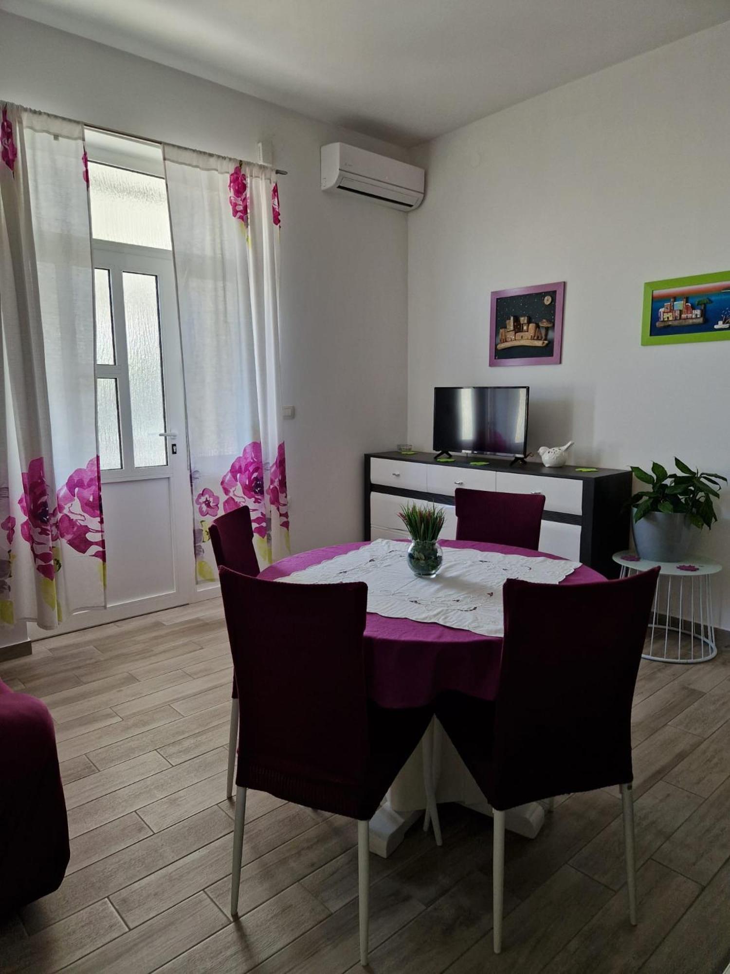 Apartament Apartman Darka Kaštela Zewnętrze zdjęcie